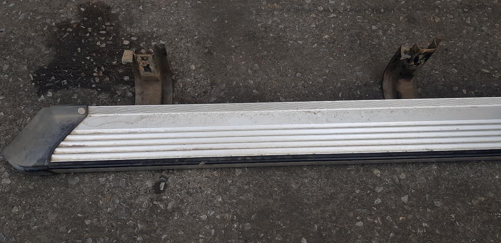 View Auto part Side Step/Skirt Nissan Patrol 1998