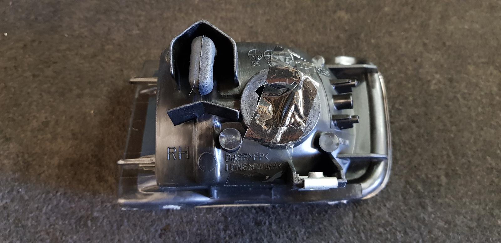 View Auto part Right Indicator/Fog/Side Nissan Maxima 1996