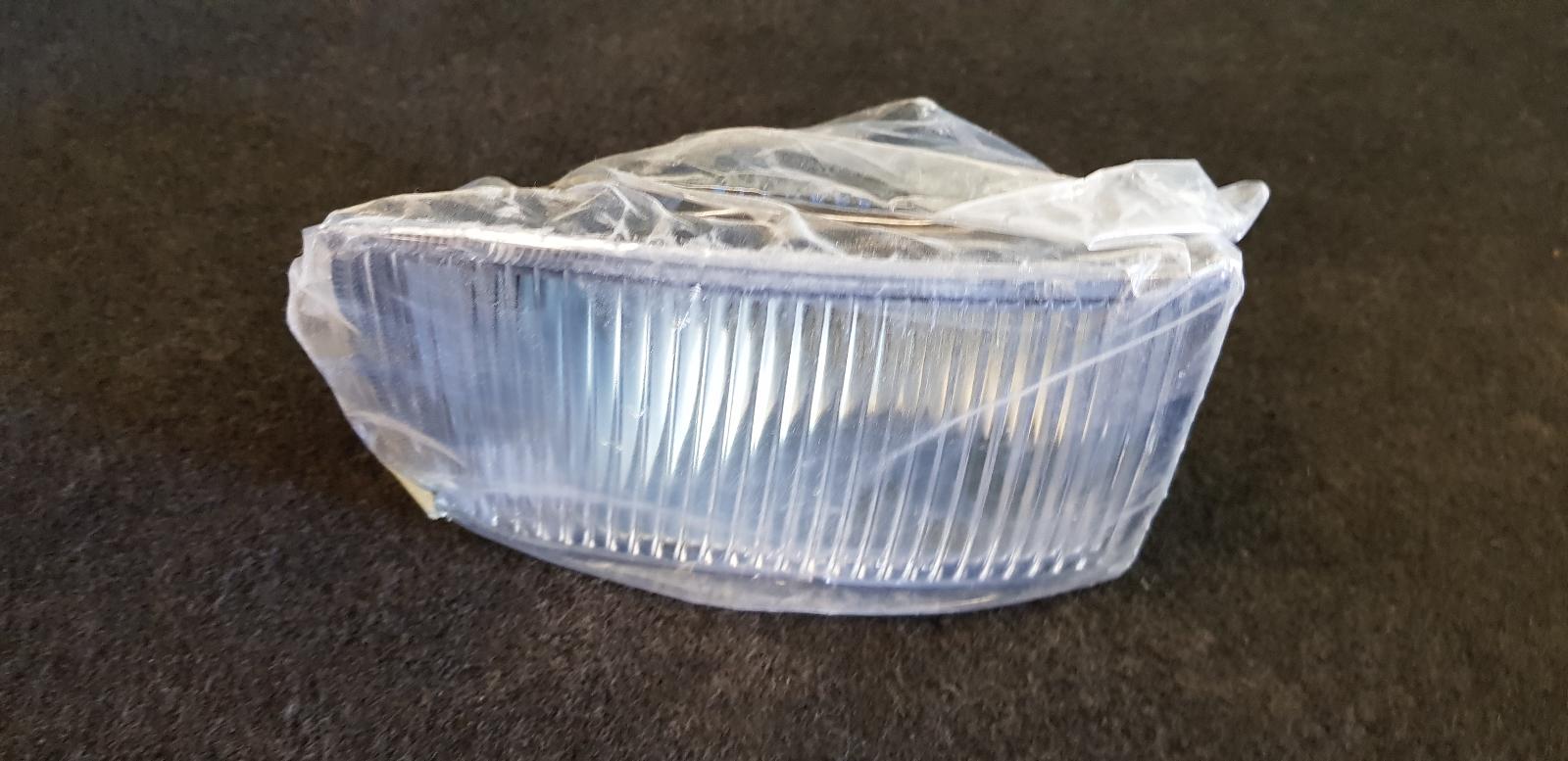 View Auto part Right Indicator/Fog/Side Nissan Maxima 1996