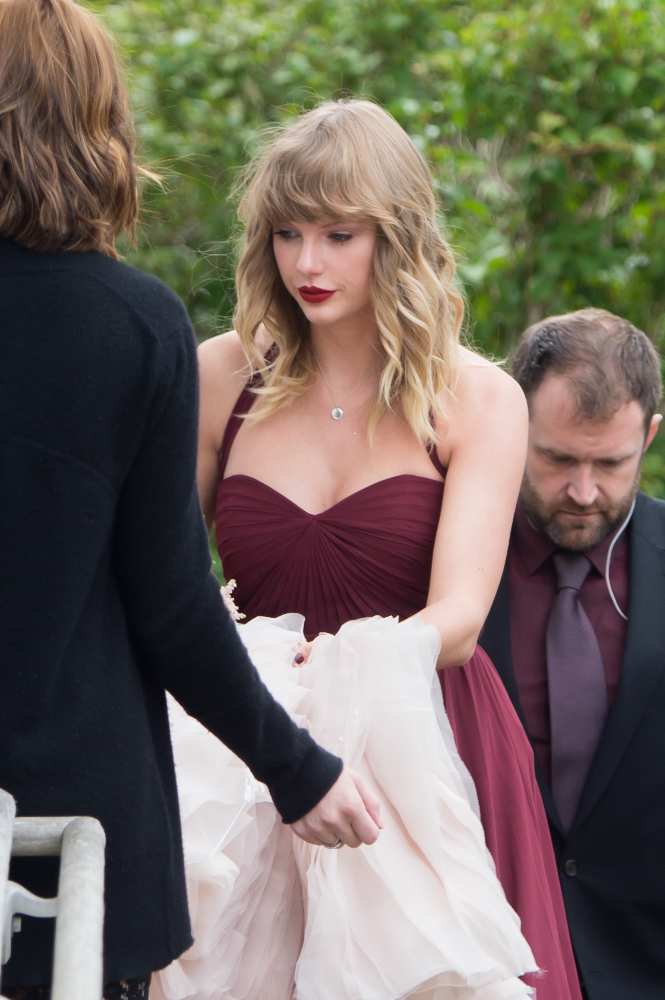 See Taylor Swift As A Bridesmaid Again Vogue Australia