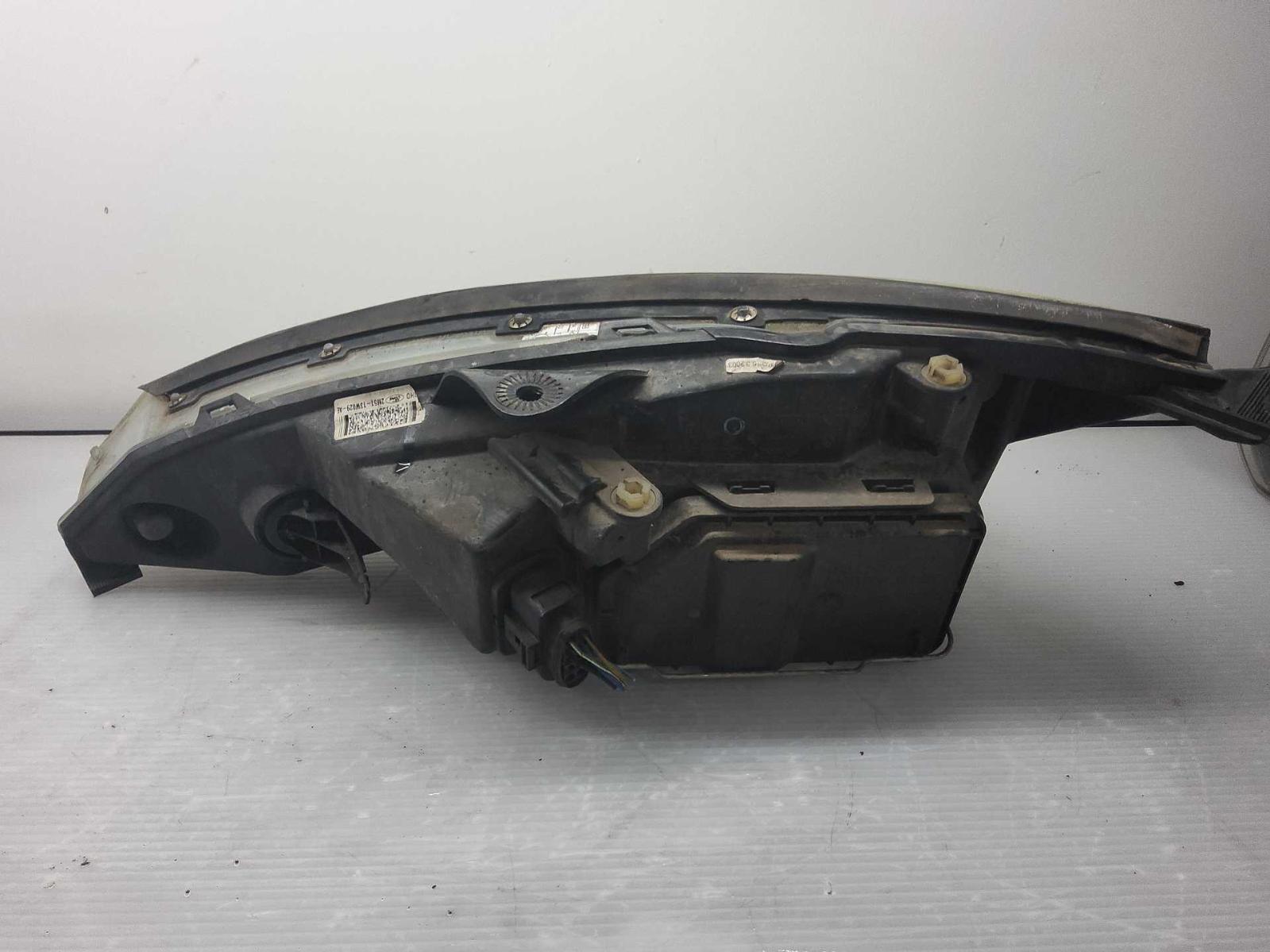 2003 Ford Focus Right Headlamp View Auto part Right Headlamp Ford Focus 2003