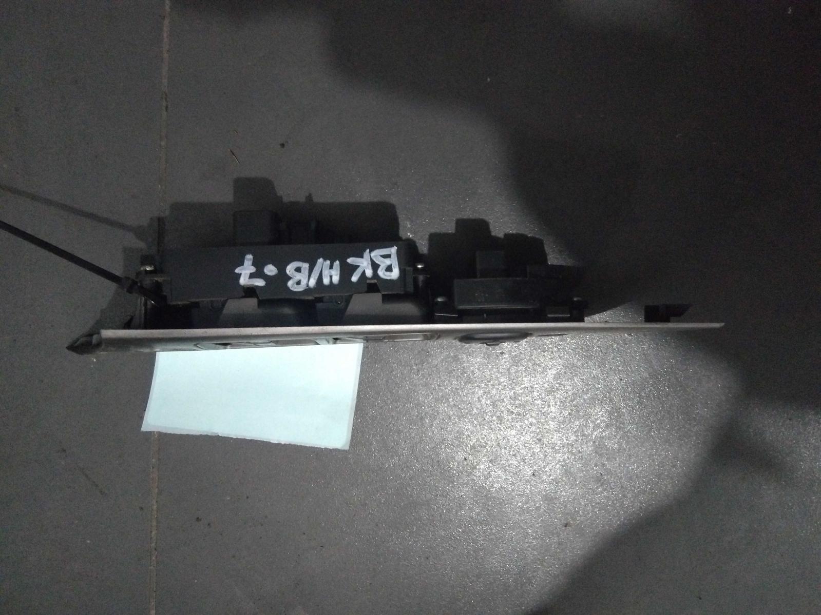 View Auto part Pwr Dr Wind Switch Mazda 3 2007