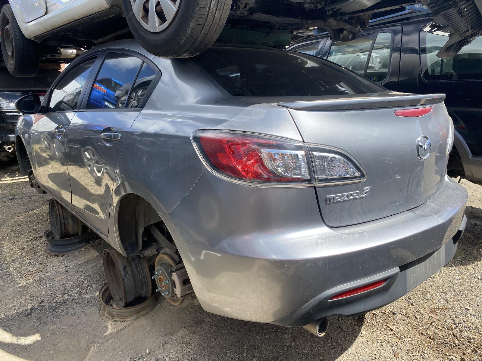 View Auto part A/C Condenser Mazda 3 2009