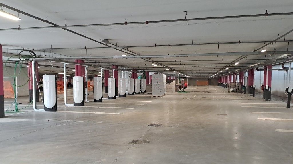 Tesla Supercharger Carugate — foto 1