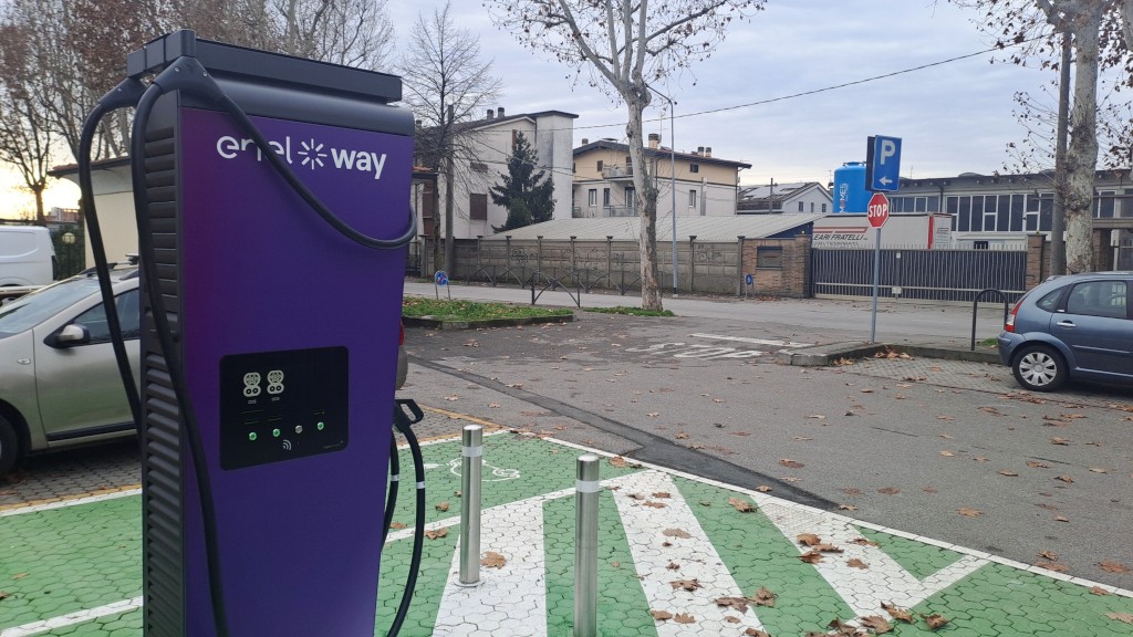 Enel X - Brugherio Viale della Vittoria — foto 2