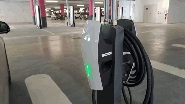 Tesla Destination Chargers - Carugate Carosello — foto 4