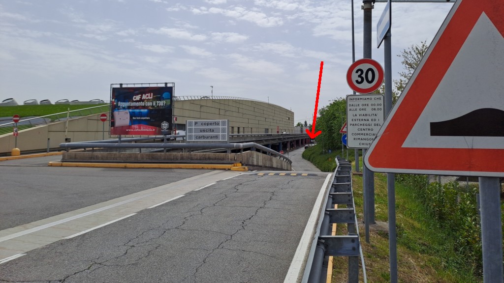 Tesla Destination Chargers - Carugate Carosello — foto 3