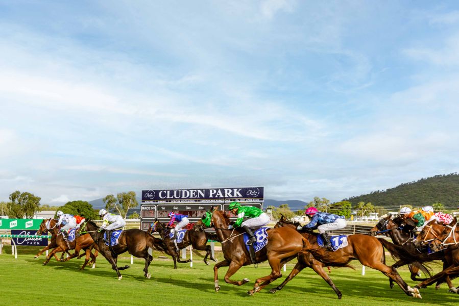 Unprecedented Racing Entries Flood in for Cup Week