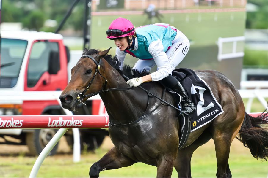 Prophet Spearheads Holts' Chase for Classic Win