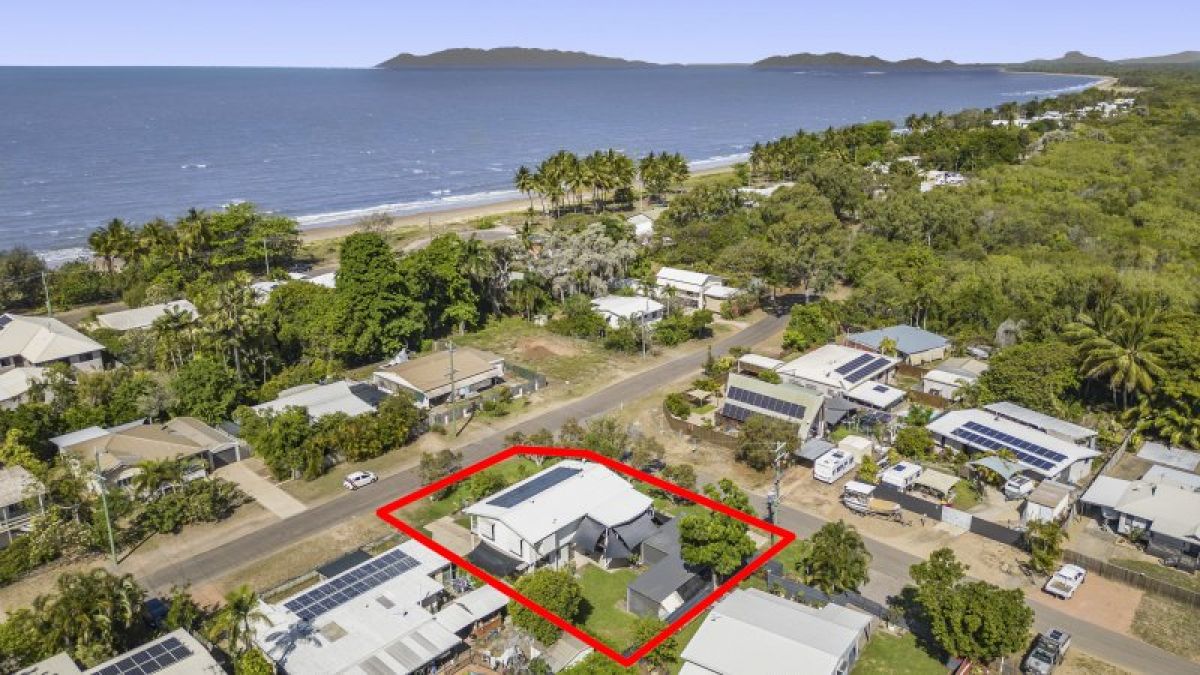 6 Cay Street, Saunders Beach Elite Properties