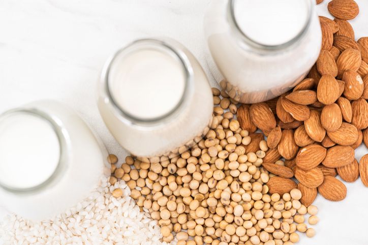 Plant-based milk set to overtake cows' milk in Australian cafes â€” and oat milk is coming out on top