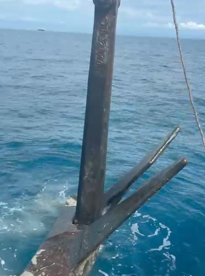 Ships Anchor Recovery 