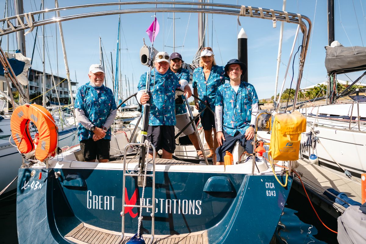 Great Xpectations crew - owner Rod Wills front and centre - Revolution Productions