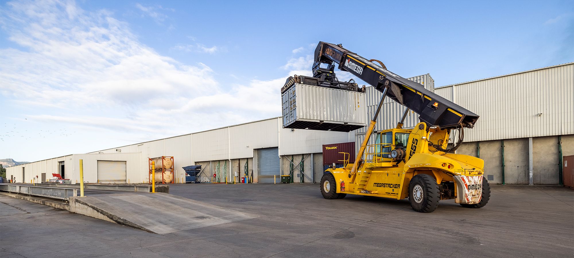 Containerised Packing & Bulk Vessels for Export