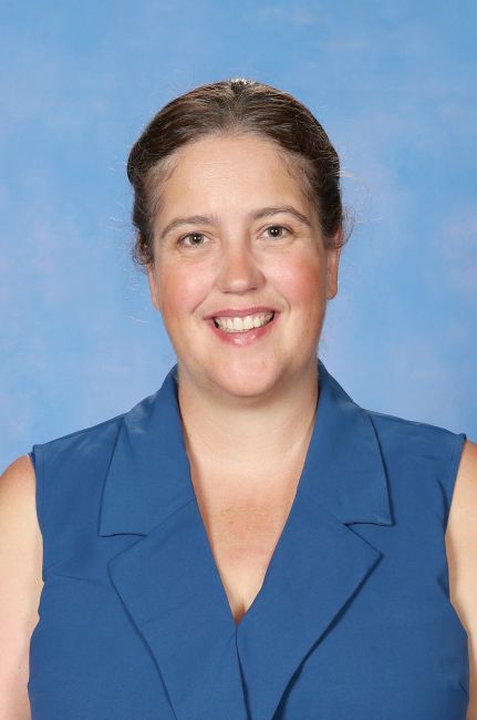 Mrs Angela Harris