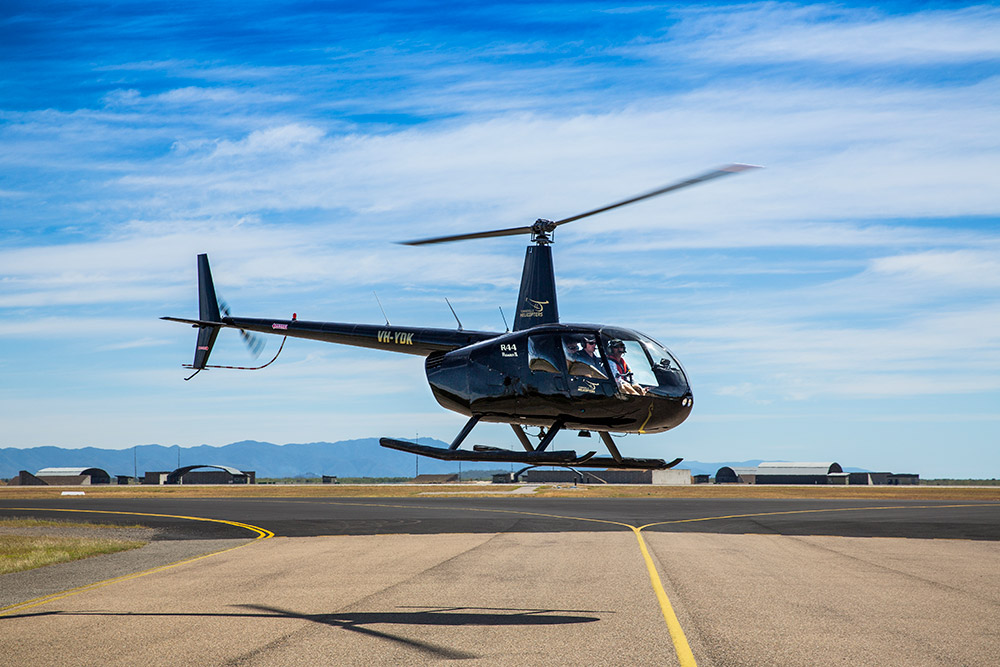 Robinson R44
