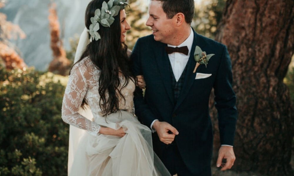 How to Wear a Bow Tie with Your Wedding Suit 