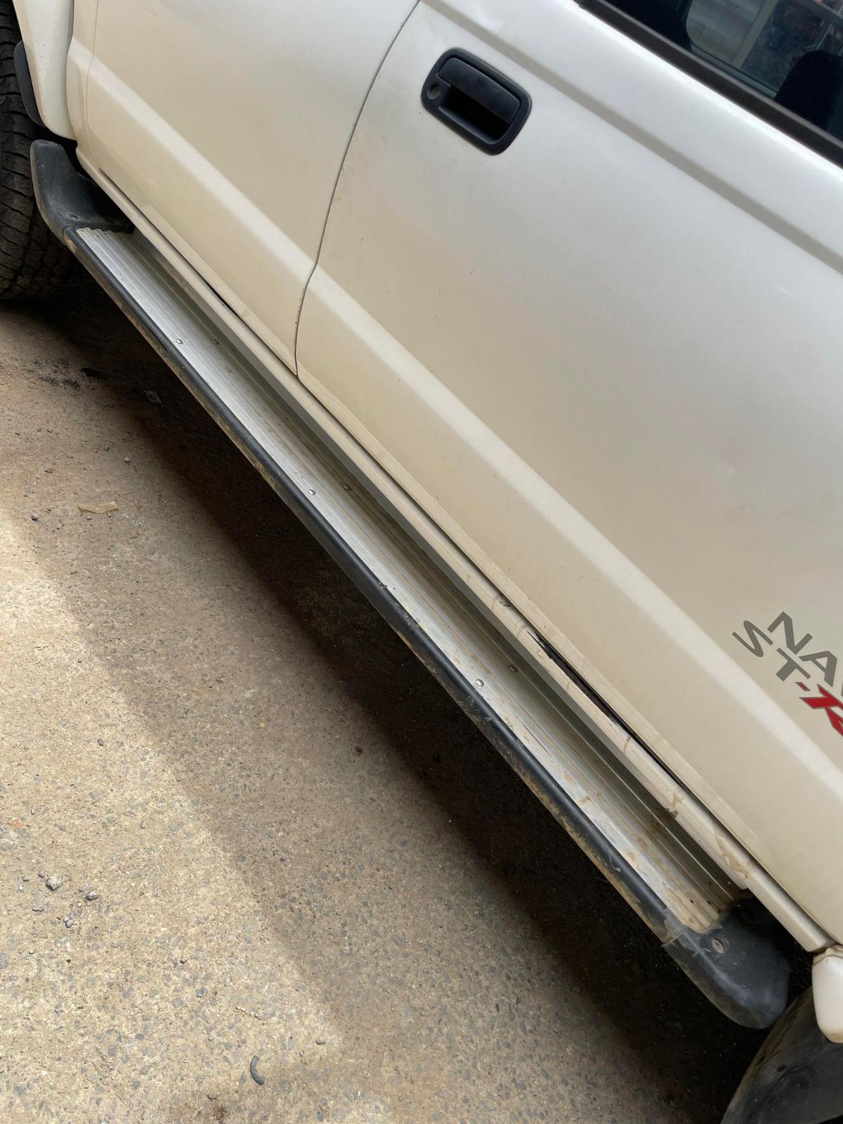 View Auto part Side Step/Skirt Nissan Navara 2012