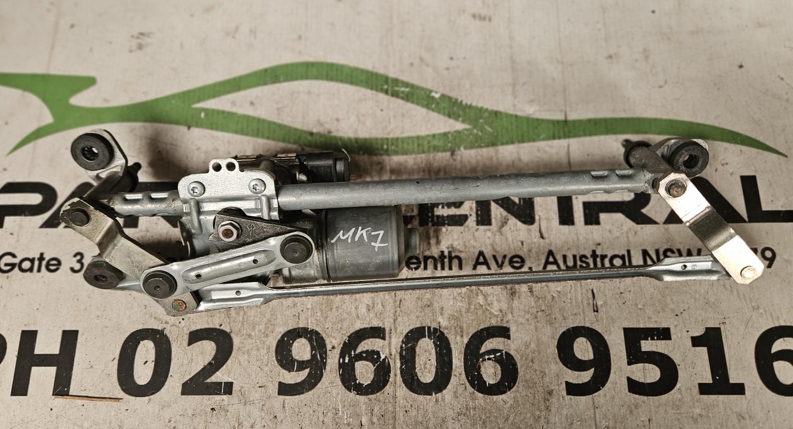 View Auto part Wiper Motor Volkswagen Golf 2015