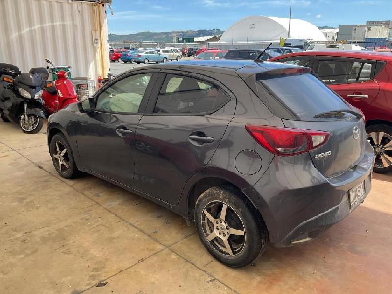 Mazda Mazda2 - DJ