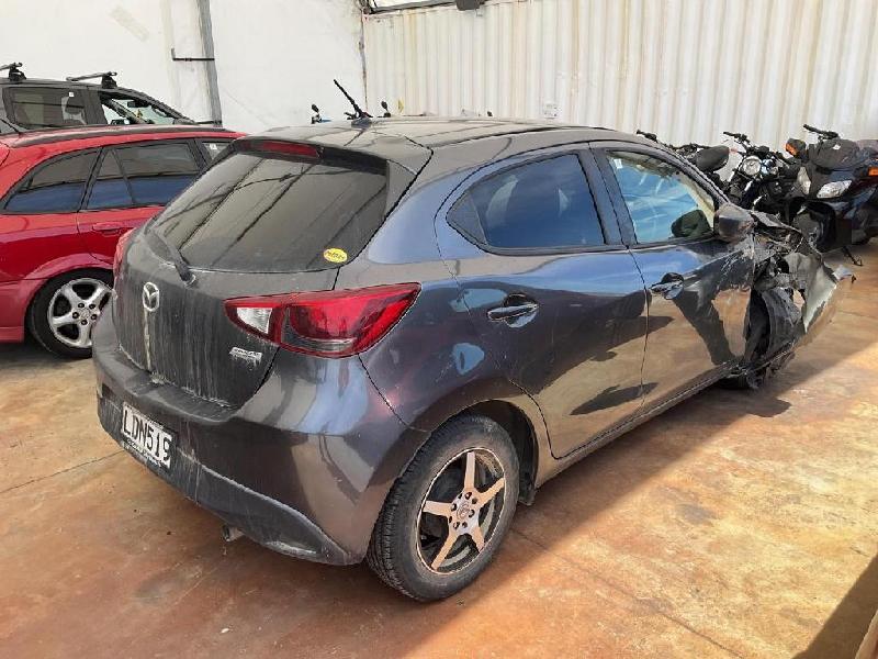 Mazda Mazda2 - DJ