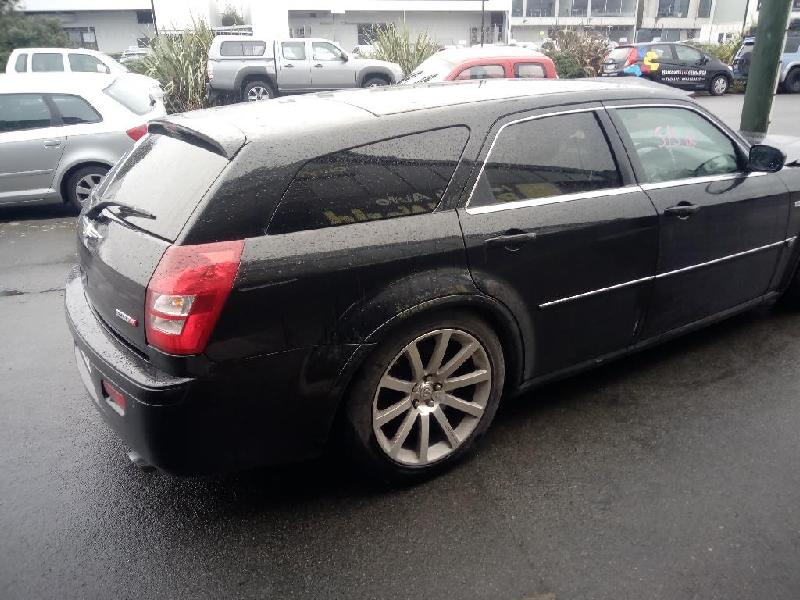 Chrysler 300C - 05-10