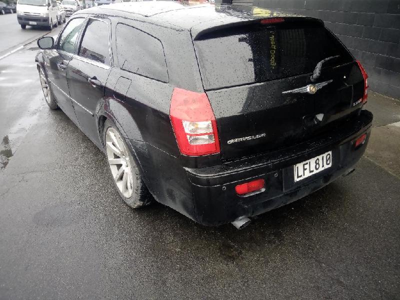 Chrysler 300C - 05-10