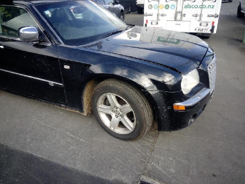 Chrysler 300C - 05-10