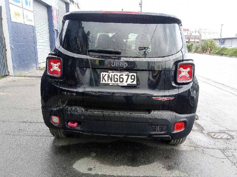 Jeep Renegade - 15-