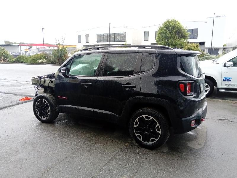 Jeep Renegade - 15-