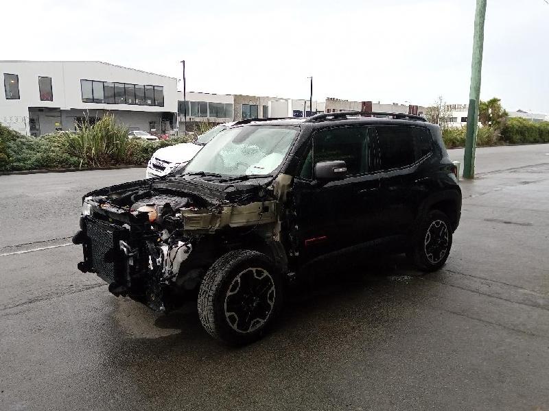 Jeep Renegade - 15-