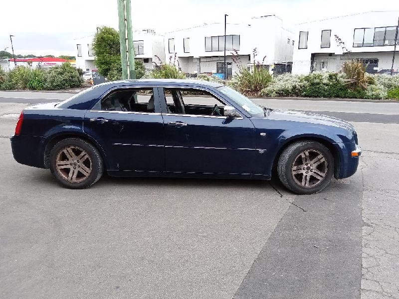 Chrysler 300C - 05-10