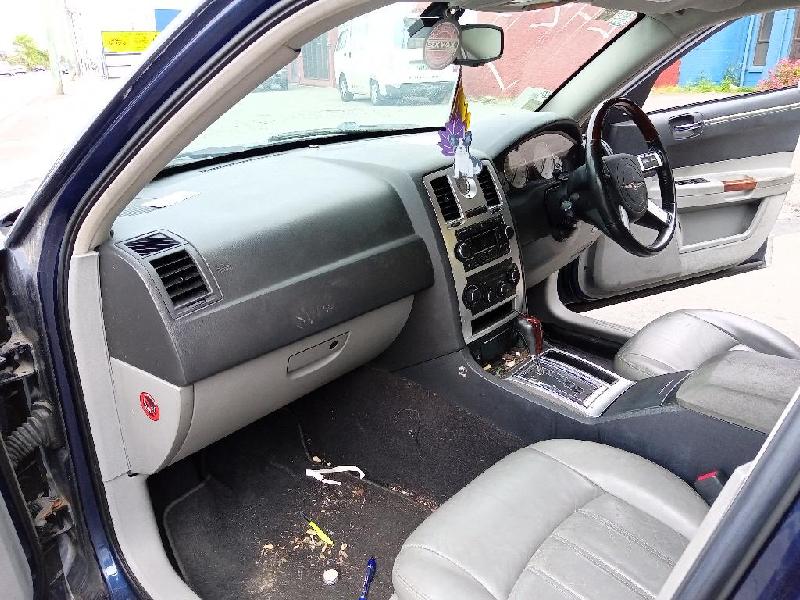 Chrysler 300C - 05-10