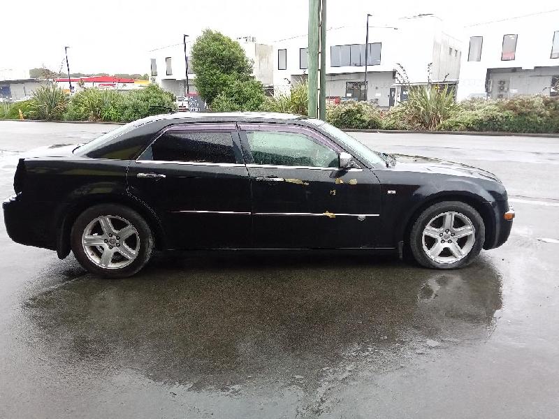 Chrysler 300C - 05-10