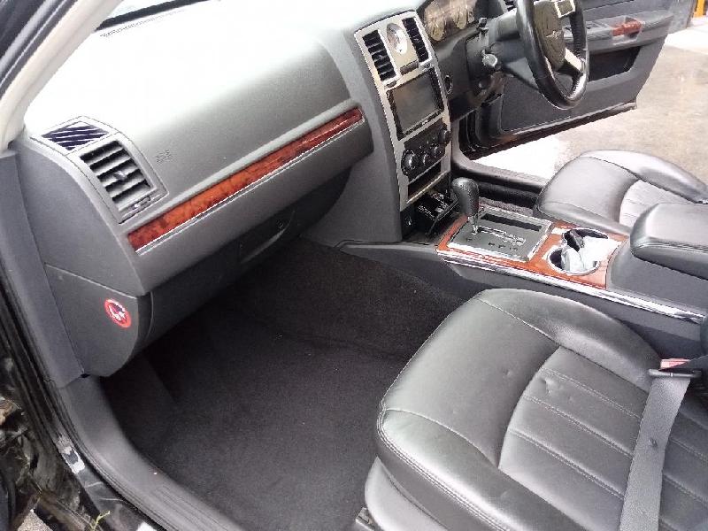 Chrysler 300C - 05-10