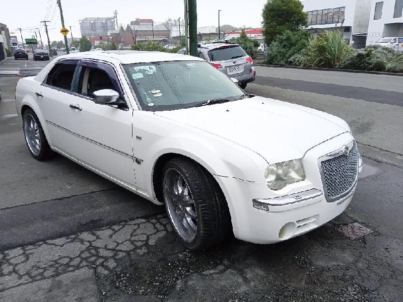 Chrysler 300C - 05-10