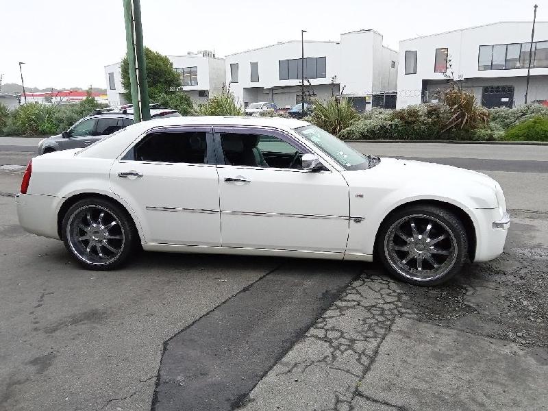 Chrysler 300C - 05-10