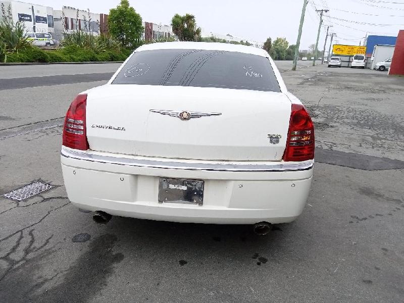 Chrysler 300C - 05-10