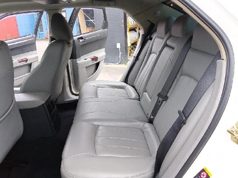 Chrysler 300C - 05-10