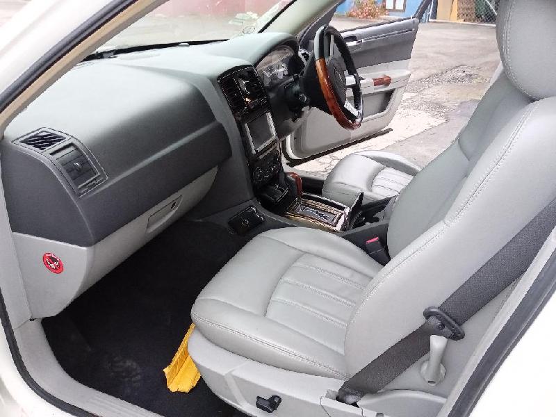 Chrysler 300C - 05-10