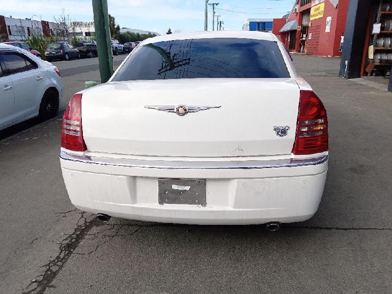 Chrysler 300C - 05-10