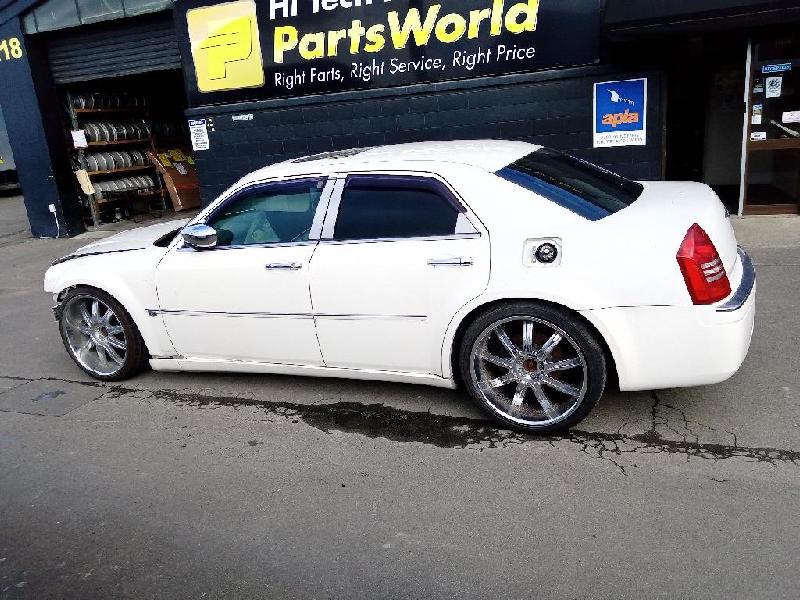 Chrysler 300C - 05-10