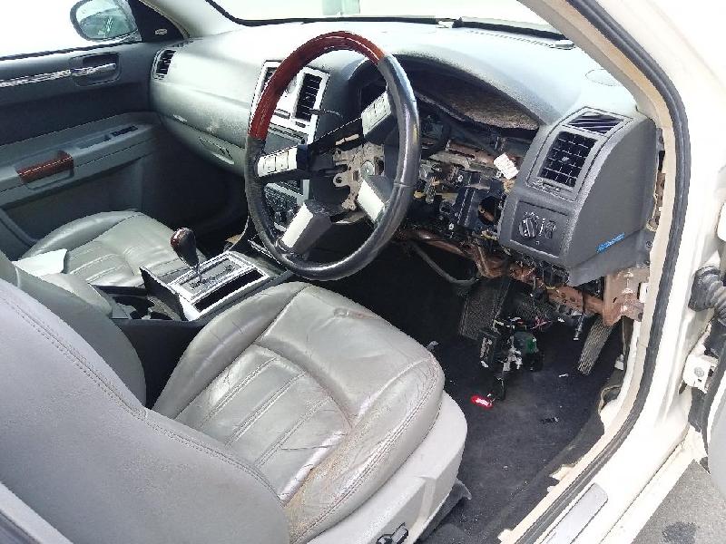 Chrysler 300C - 05-10