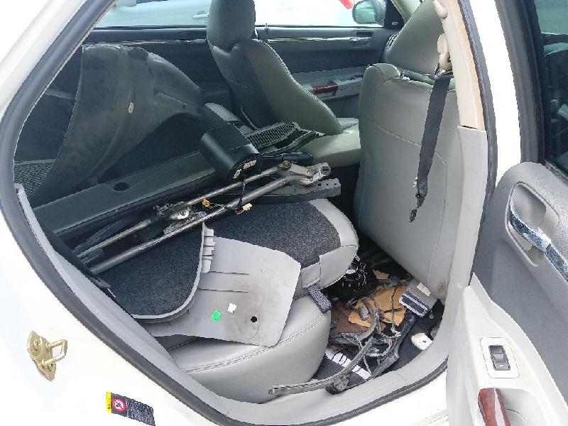 Chrysler 300C - 05-10