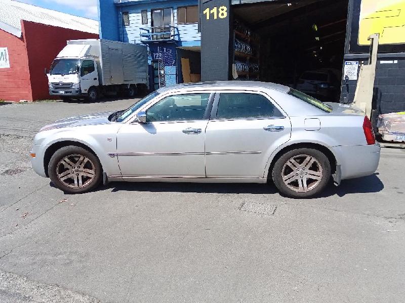 Chrysler 300C - 05-10