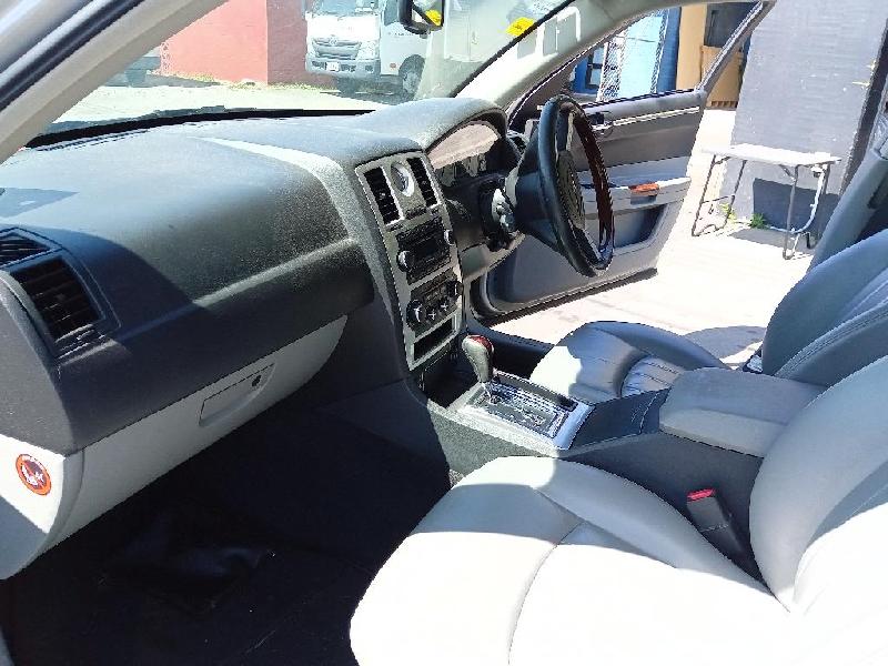 Chrysler 300C - 05-10