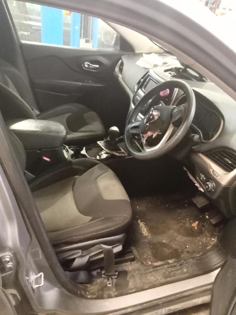 Jeep Cherokee - KL 13-