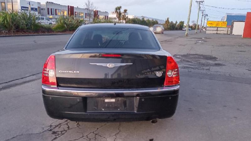 Chrysler 300C - 05-10