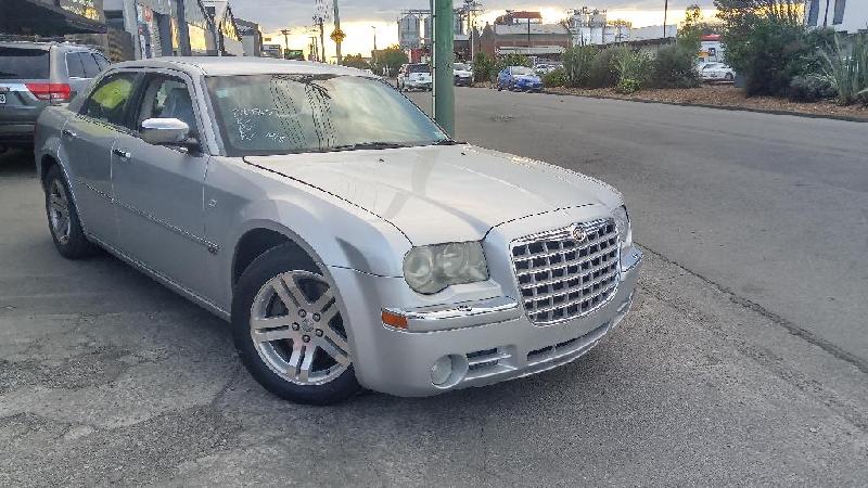 Chrysler 300C - 05-10