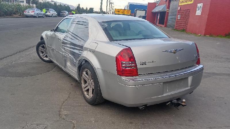 Chrysler 300C - 05-10